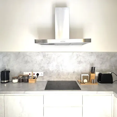 H&o Solmare By The Sea