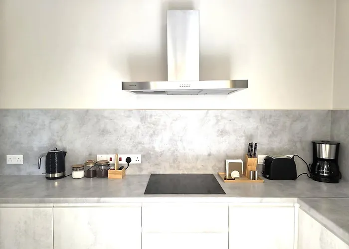 H&o Solmare By The Sea