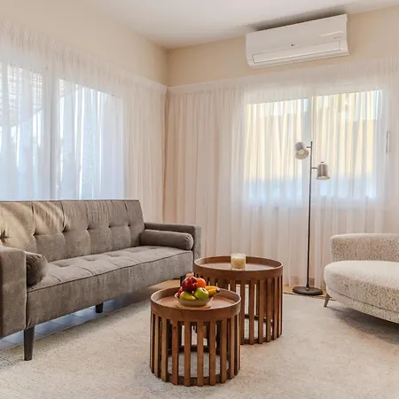 H&o Solmare By The Sea Apartament Pafos